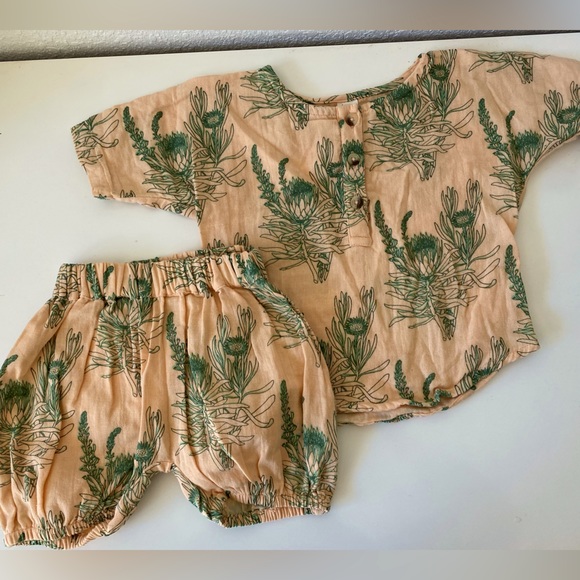 kate quinn Other - 2/$20 Kate Quinn two piece 18 to 24 months